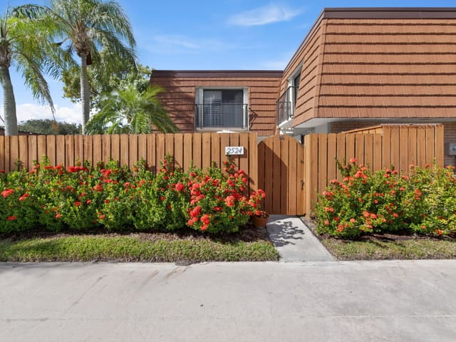 2524 25th Court, Jupiter, FL 33477