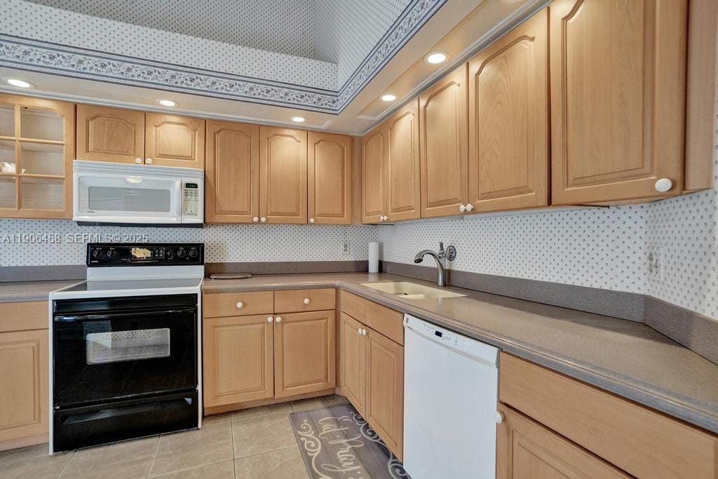 8465 Waterford Circle — photo 4