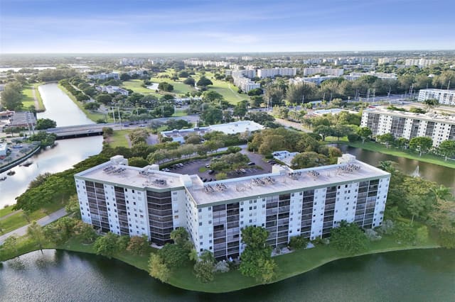 2334 S Cypress Bend Drive 304, Cypress Bend, Pompano Beach, FL