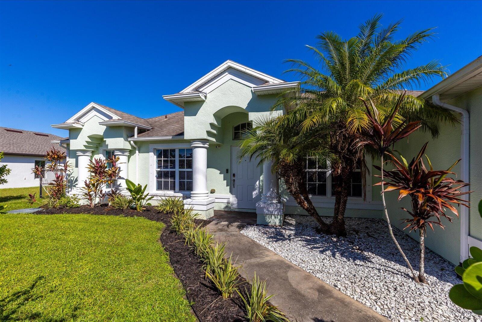 873 SW Tulip Boulevard — photo 4