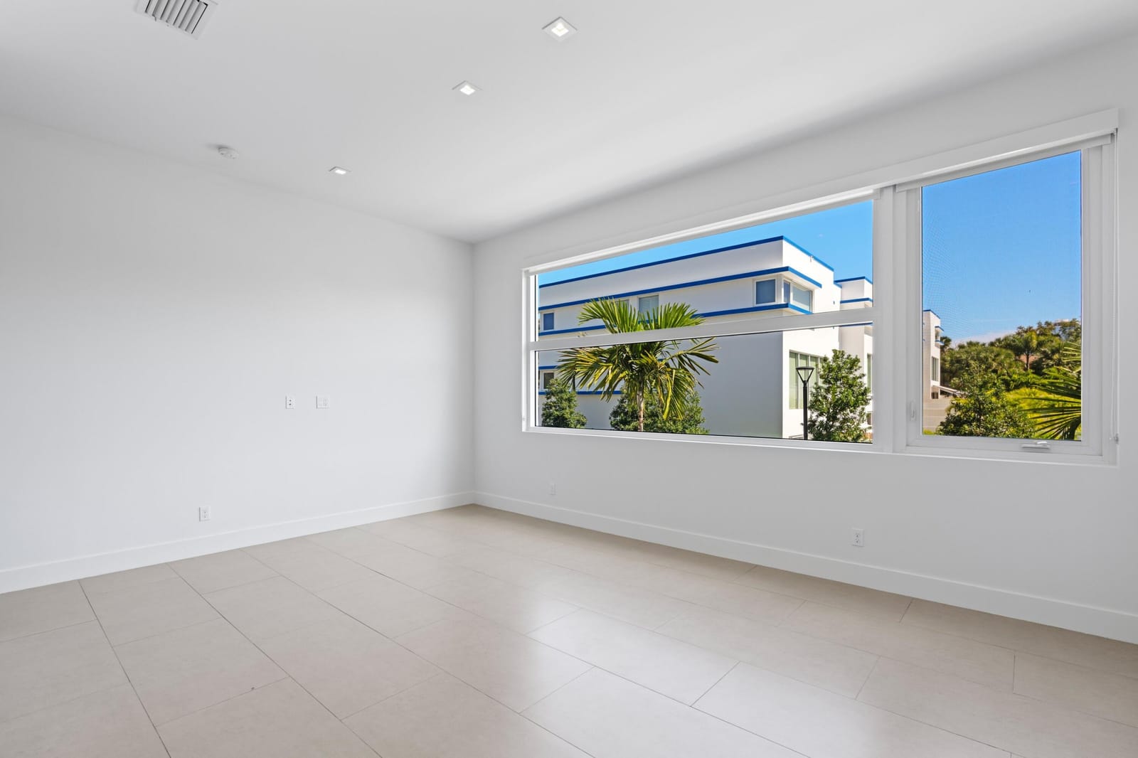 1208 Lake Avenue — photo 4