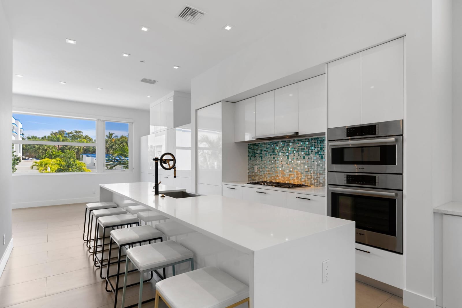 1208 Lake Avenue — photo 7