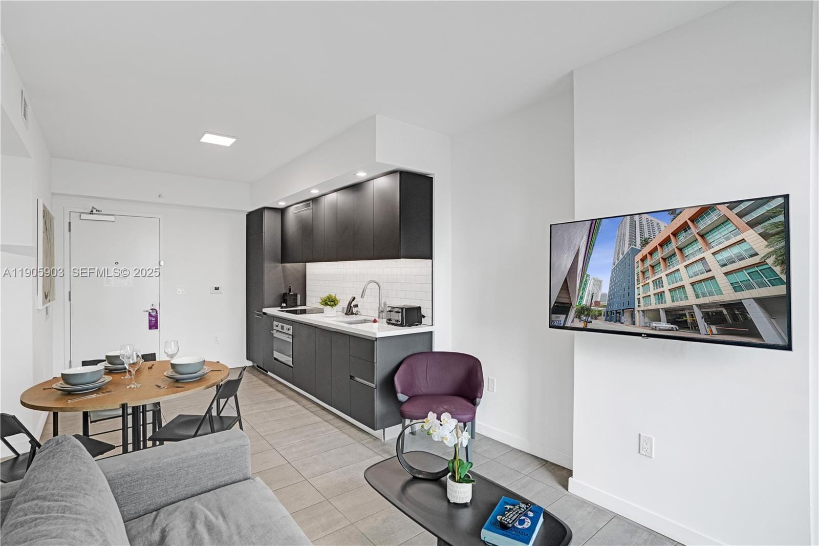 227 NE 2nd Street 1703, Miami, FL 33132 photo 27
