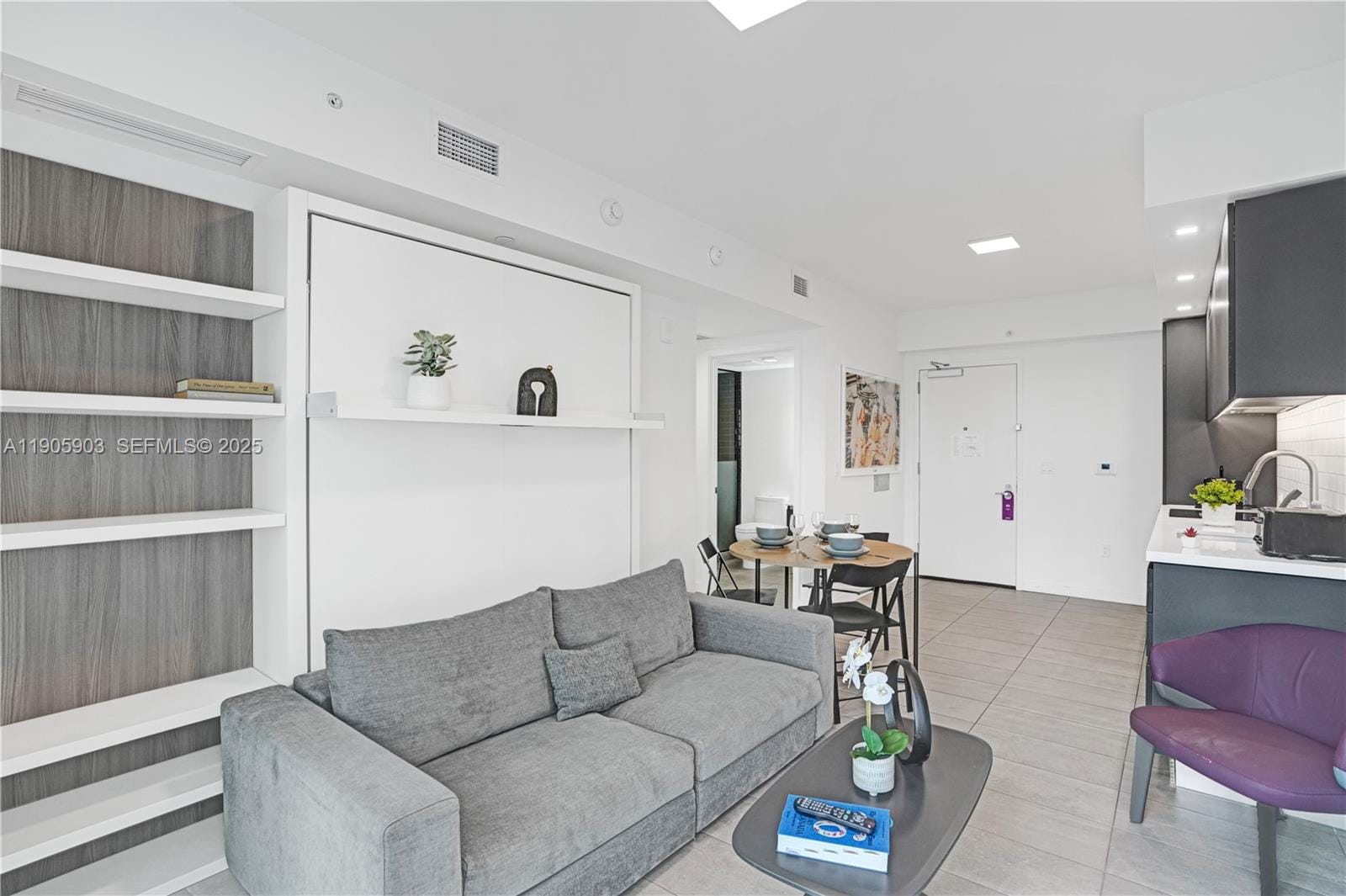 227 NE 2nd Street 1703 — photo 7