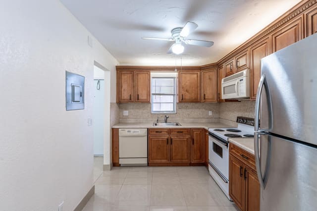 2551 Aragon Boulevard 406, Aragon, Sunrise, FL