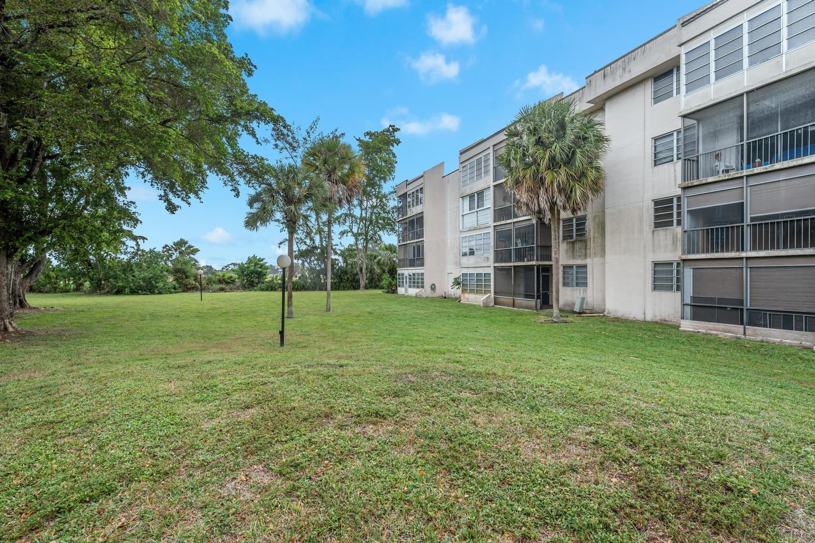 2551 Aragon Boulevard 406, Sunrise, FL 33322 photo 20