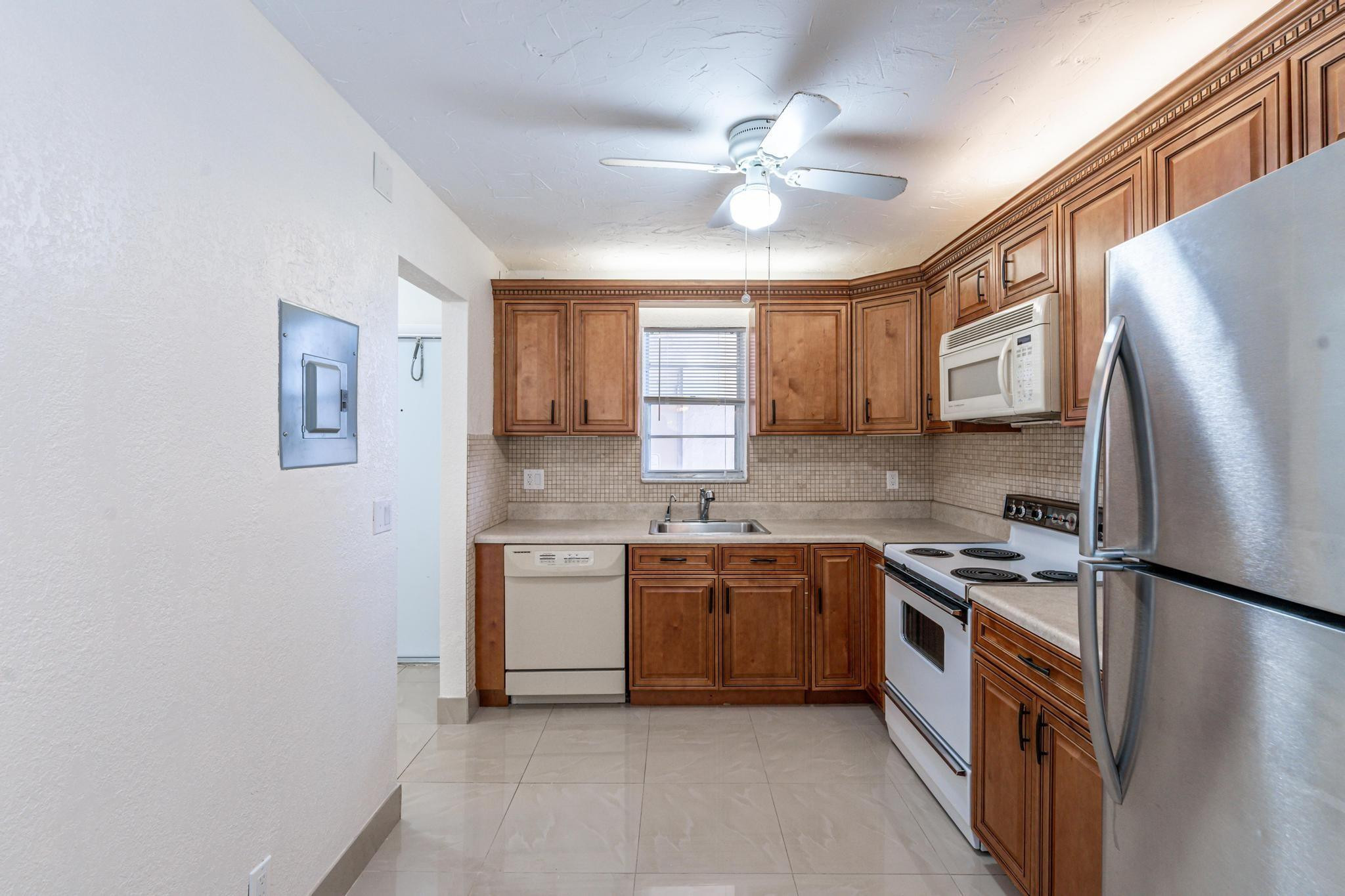 2551 Aragon Boulevard 406, Sunrise, FL 33322, Sunrise