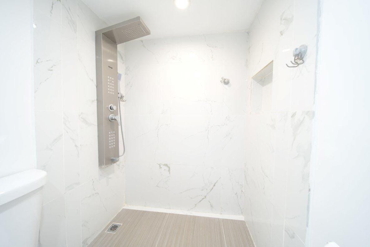 7201 NW 67th Street — photo 8
