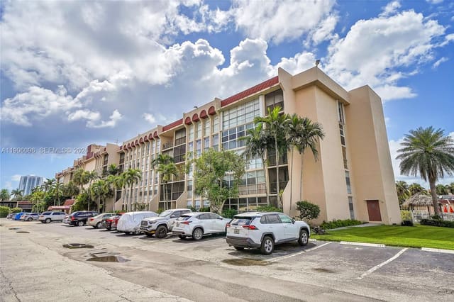2001 Atlantic Shores Boulevard 220, sold in Desoto Park North Condo, Hallandale Beach, FL