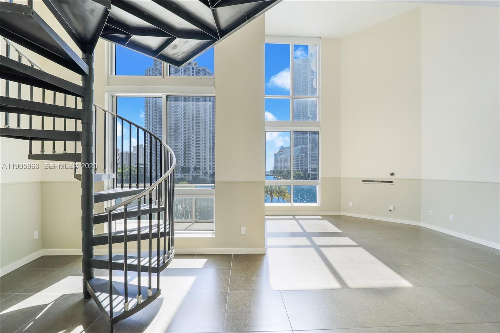 300 S Biscayne Boulevard L-414, Miami, FL 33131 photo 3