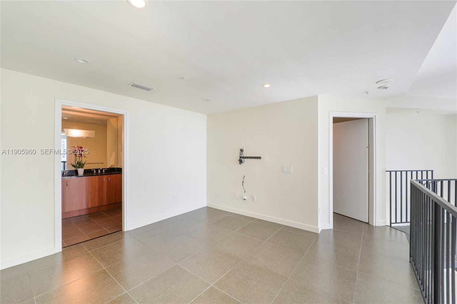 300 S Biscayne Boulevard L-414, Miami, FL 33131 photo 10