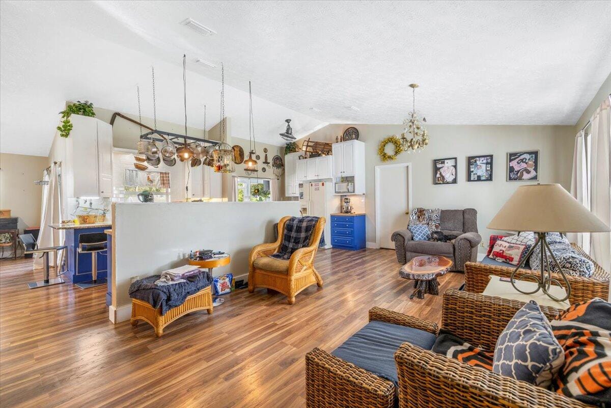 7008 Pacific Avenue — photo 4