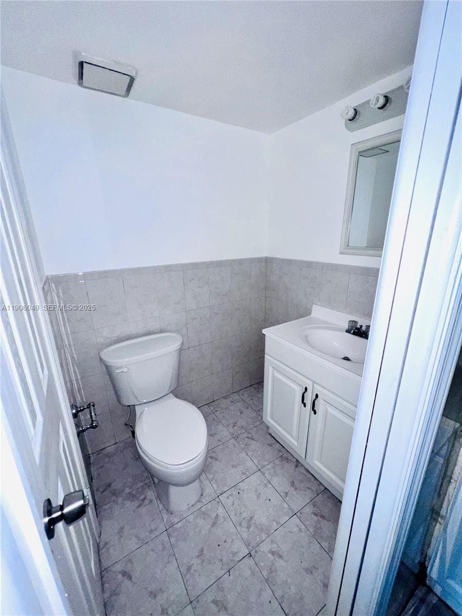 12290 NE 11th Court 305 — photo 11