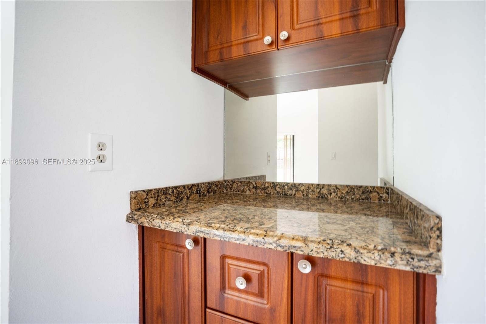 354 Lakeside Court 212 — photo 8
