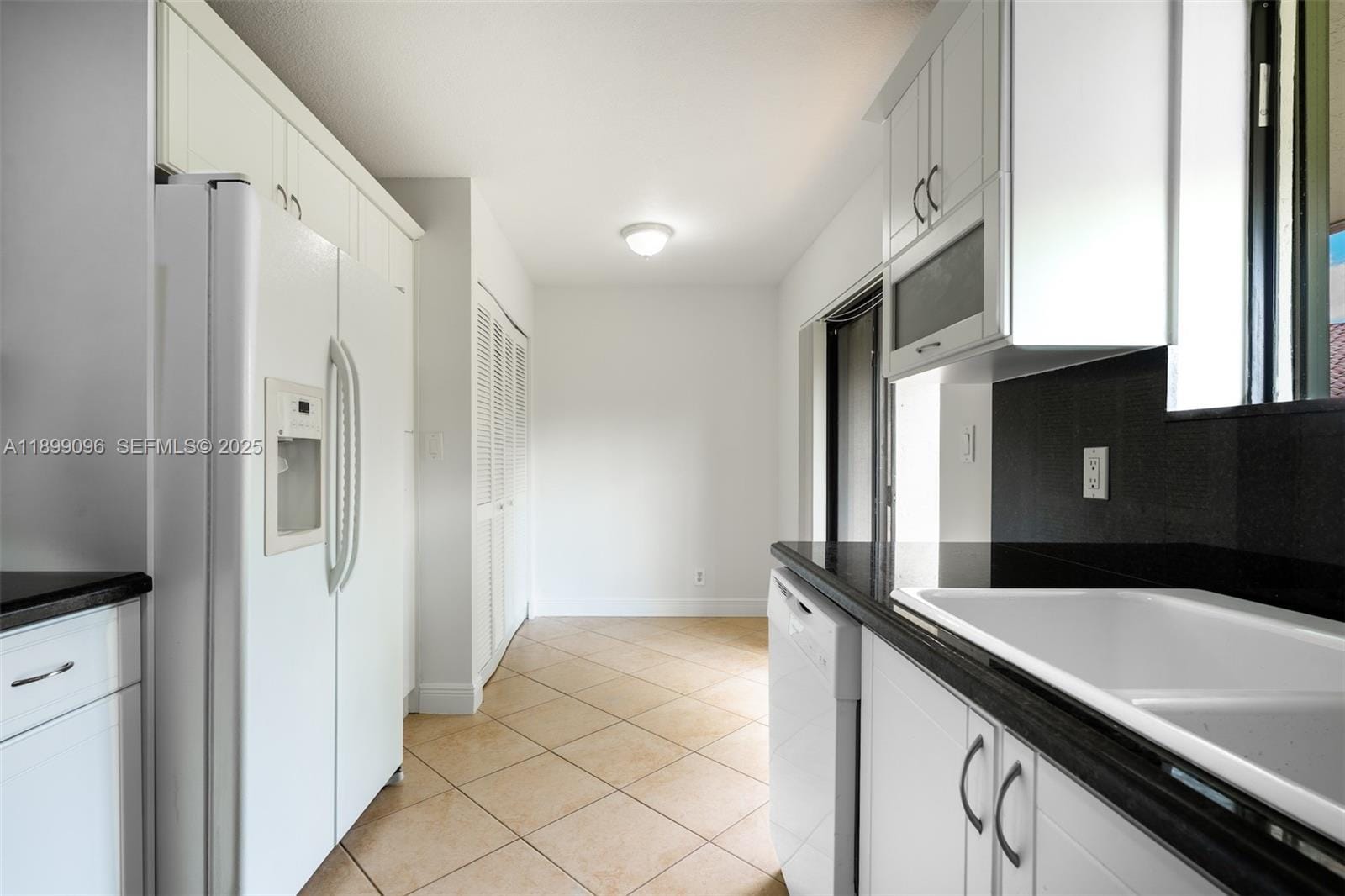 354 Lakeside Court 212 — photo 10