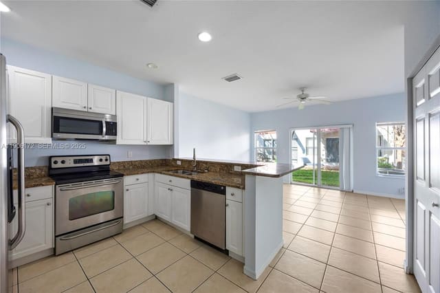 2991 NW 30th Place, sold in Cambridge Park, Fort Lauderdale, FL
