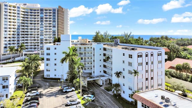 3199 S Ocean Drive 408, sold in Golden View Condo, Hallandale Beach, FL