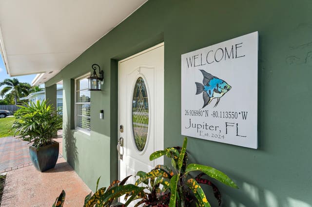 1009 Mohican Boulevard, sold in Jupiter River Estates Replat, Jupiter, FL