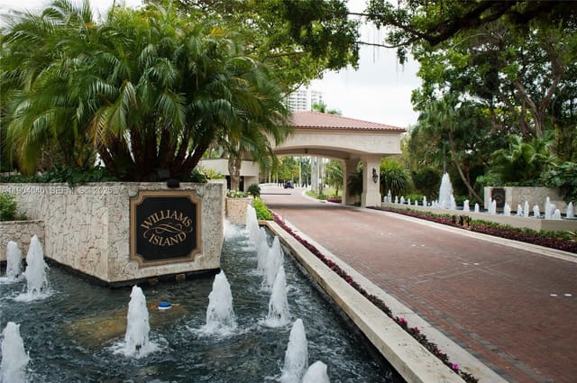 2000 Island Boulevard 609, Aventura, FL 33160