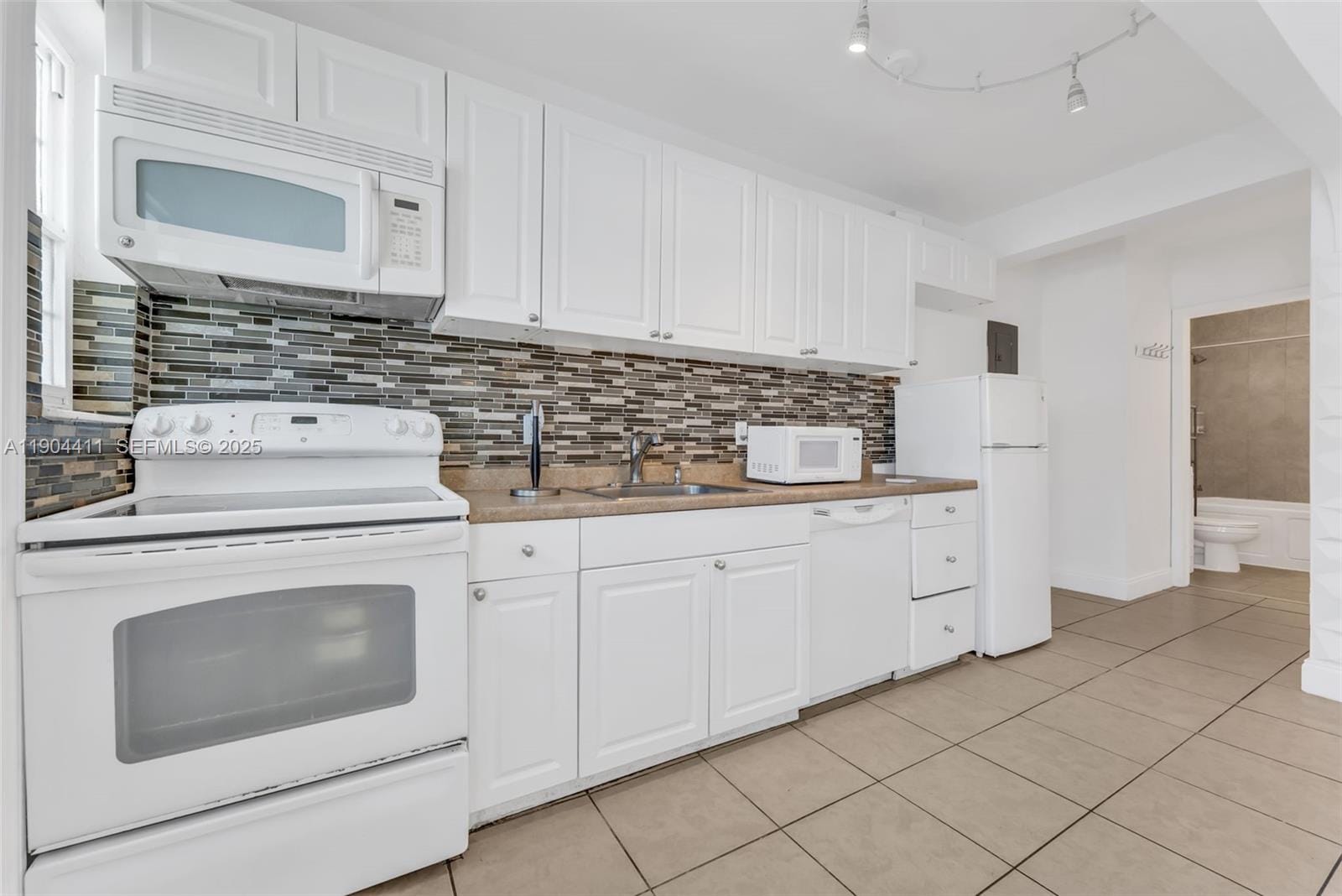 1639 Hayes Street, Hollywood, FL 33020 photo 14