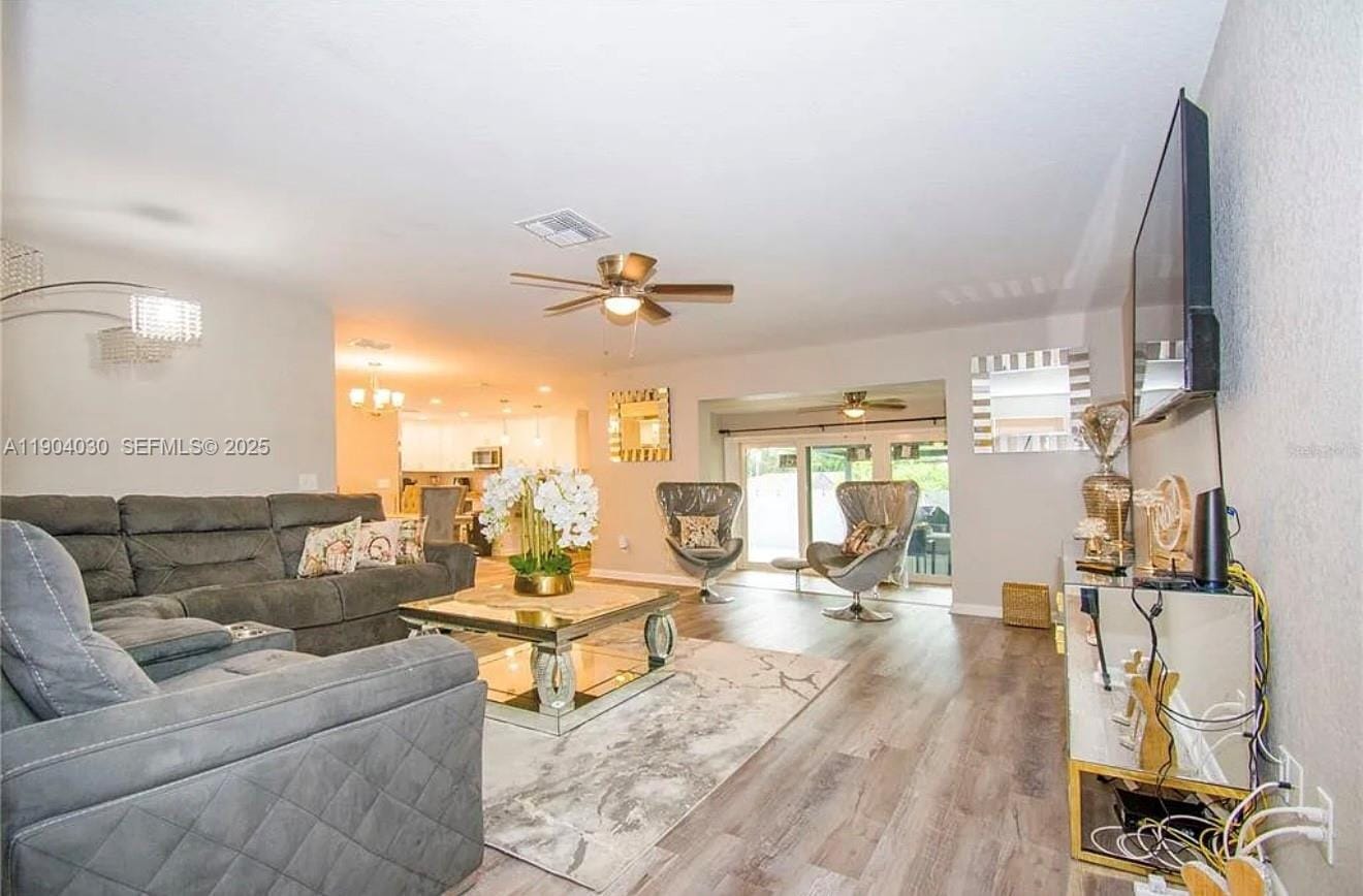 1504 Hallam Drive — photo 4