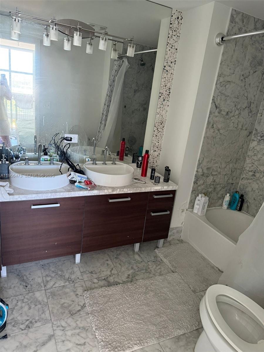 253 NE 2nd Street 632, Miami, FL 33132 photo 8