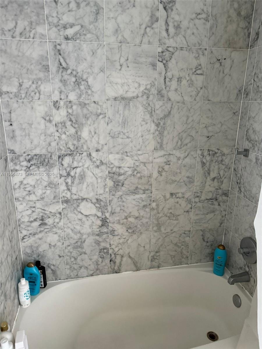 253 NE 2nd Street 632, Miami, FL 33132 photo 9