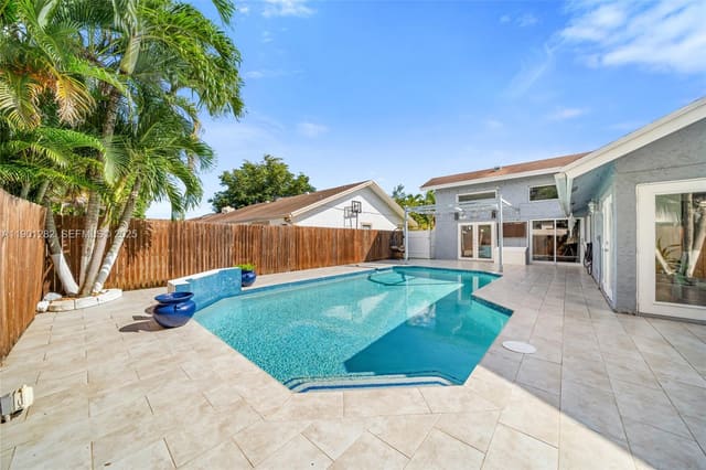 7461 NW 36th Street, Lauderhill, FL 33319