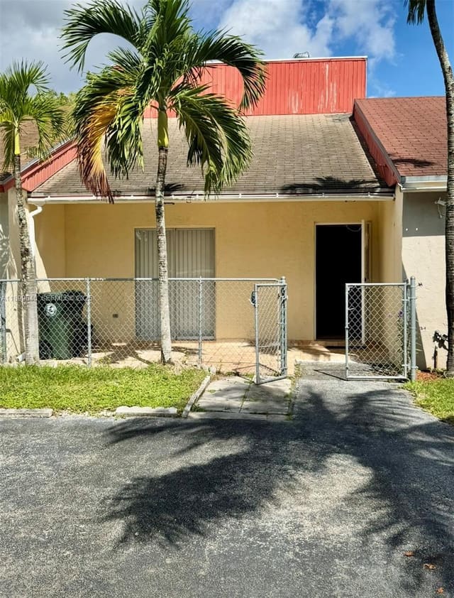 5797 S 37th Street, sold in Villa Del Trio, Greenacres, FL