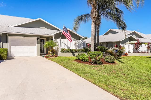 6639 SE Yorktown Drive, sold in Yorktown At Heritage Ridge, Hobe Sound, FL