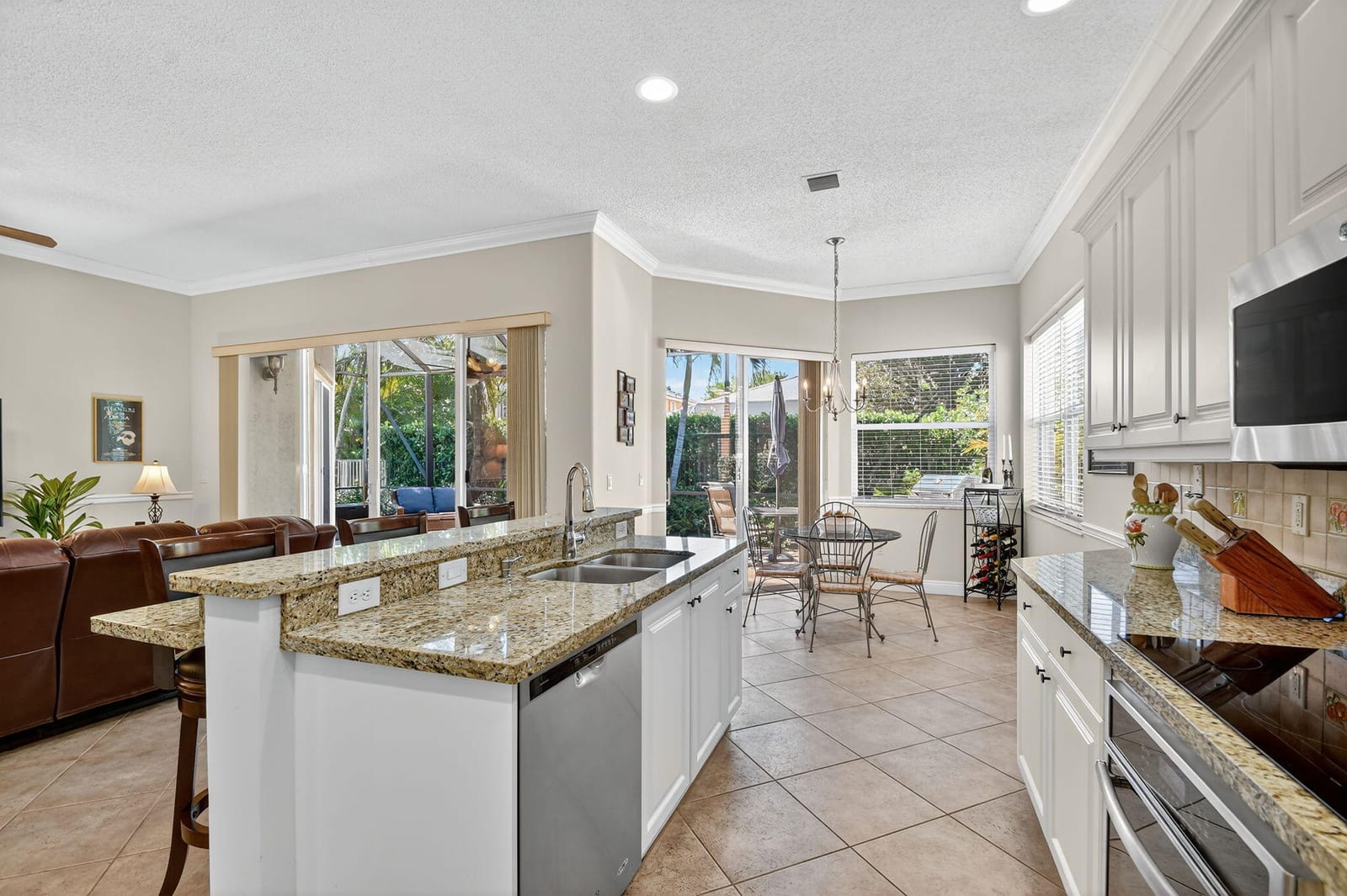 2054 Reston Circle, Royal Palm Beach, FL 33411 photo 16