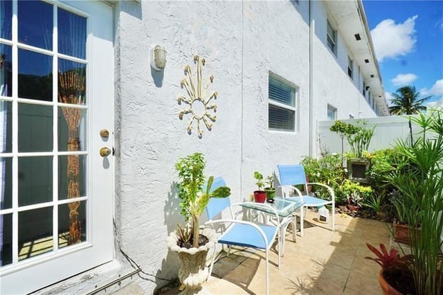 1470 N Dixie Highway 11, sold in Wisteria Court, Fort Lauderdale, FL