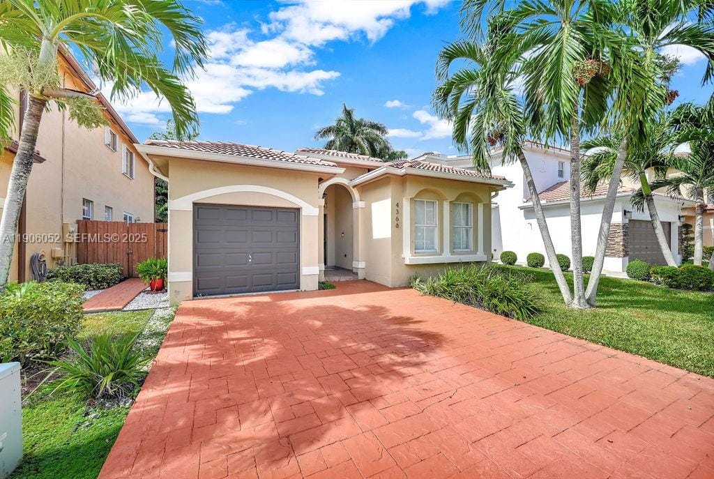 4366 NW 113th Place, Doral, FL 33178 photo 2