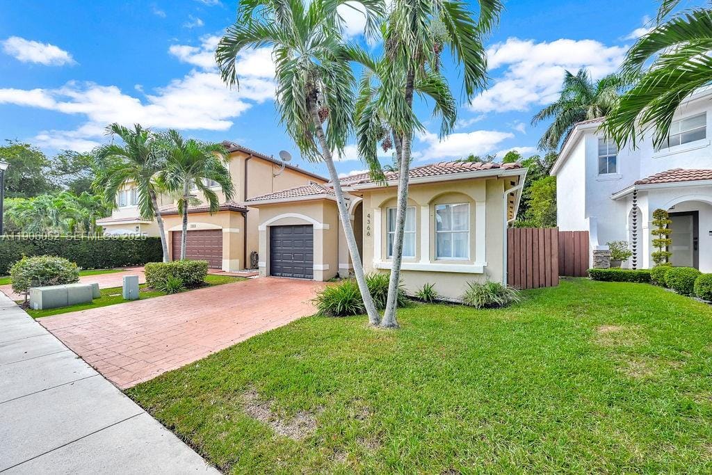 4366 NW 113th Place, Doral, FL 33178 photo 4