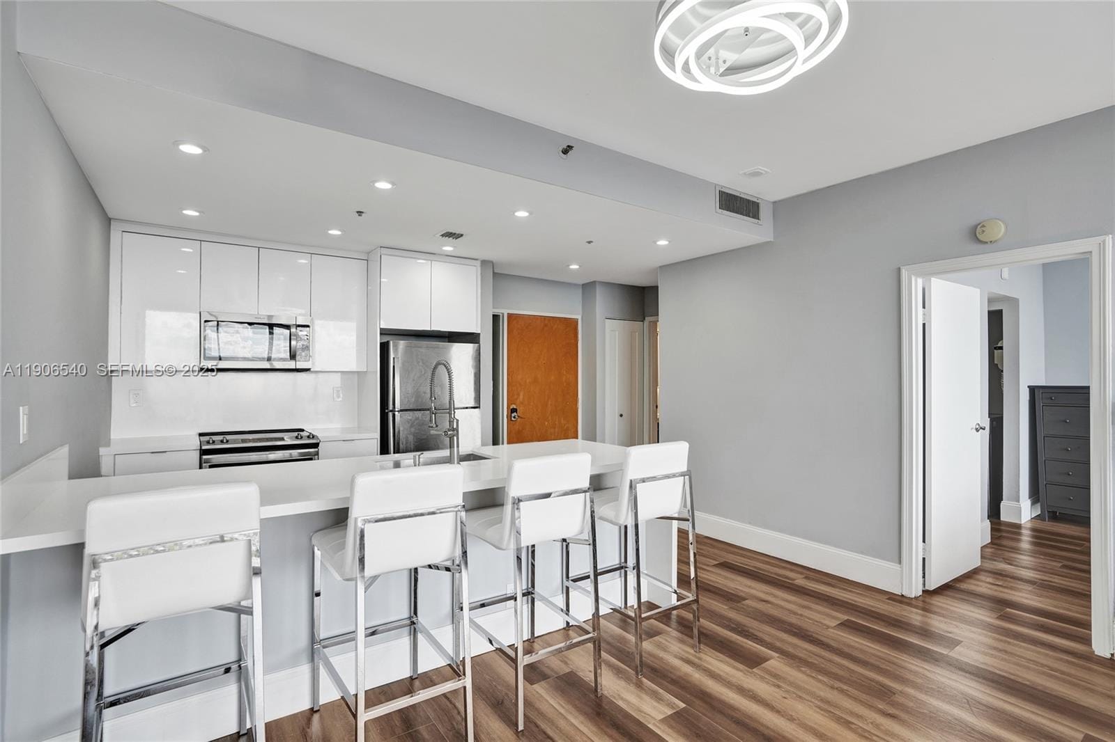 7601 E Treasure Drive PH102 — photo 11