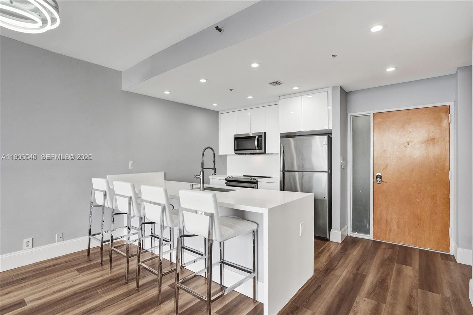 7601 E Treasure Drive PH102 — photo 9