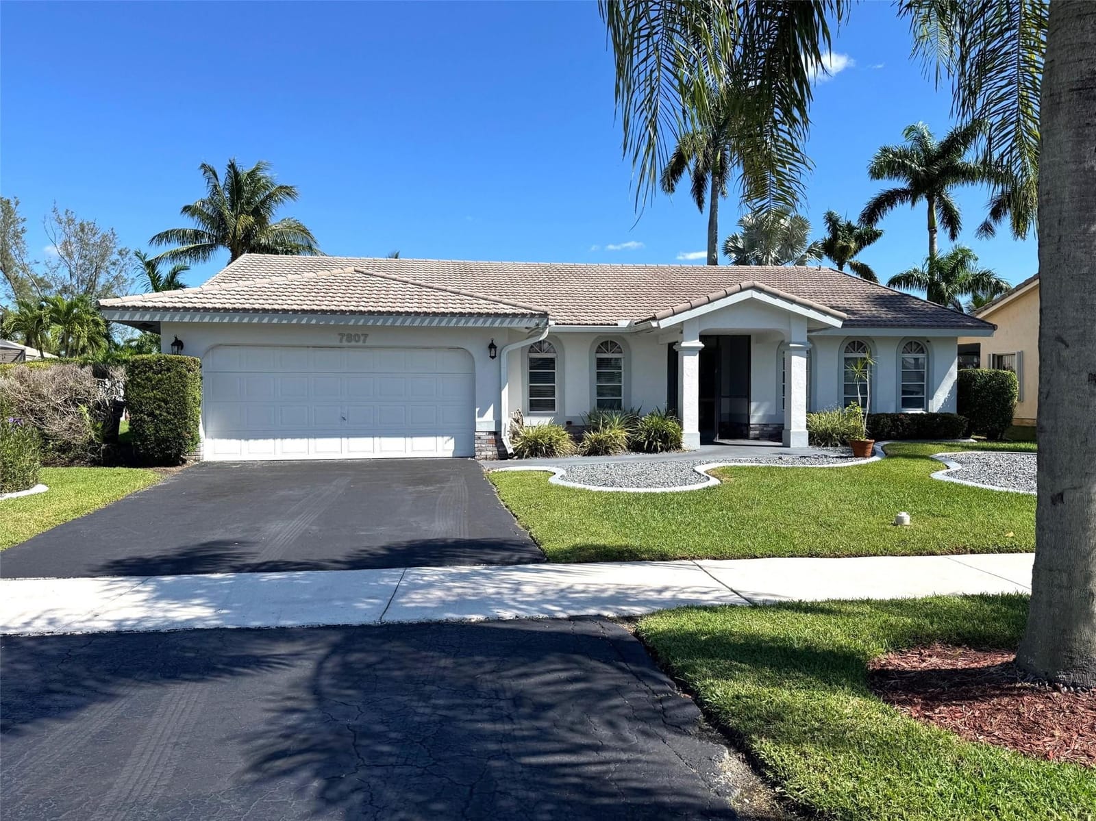 7807 Sunflower Drive, Margate, FL 33063 photo 2