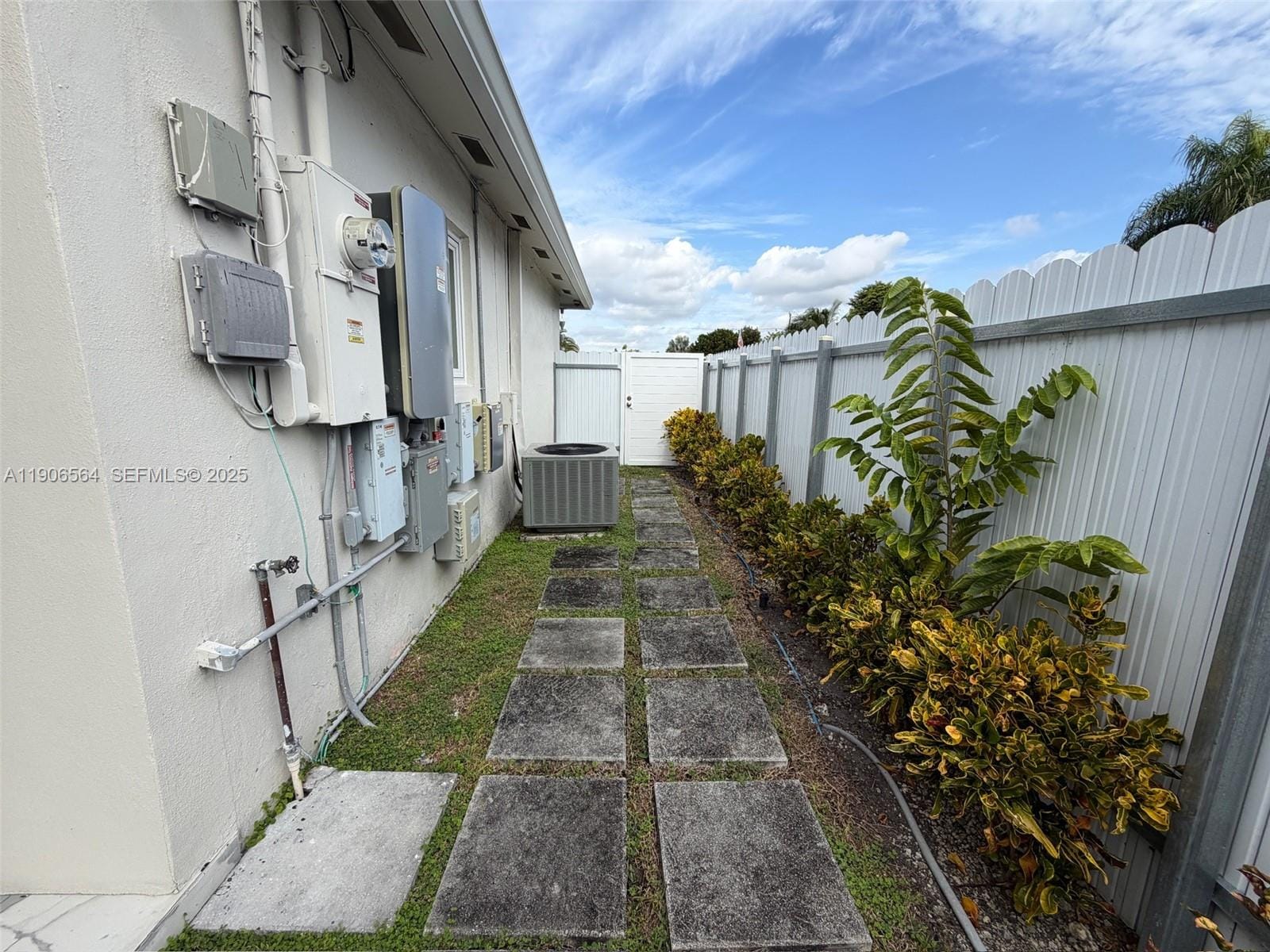9920 Jamaica Drive, Cutler Bay, FL 33189 photo 18