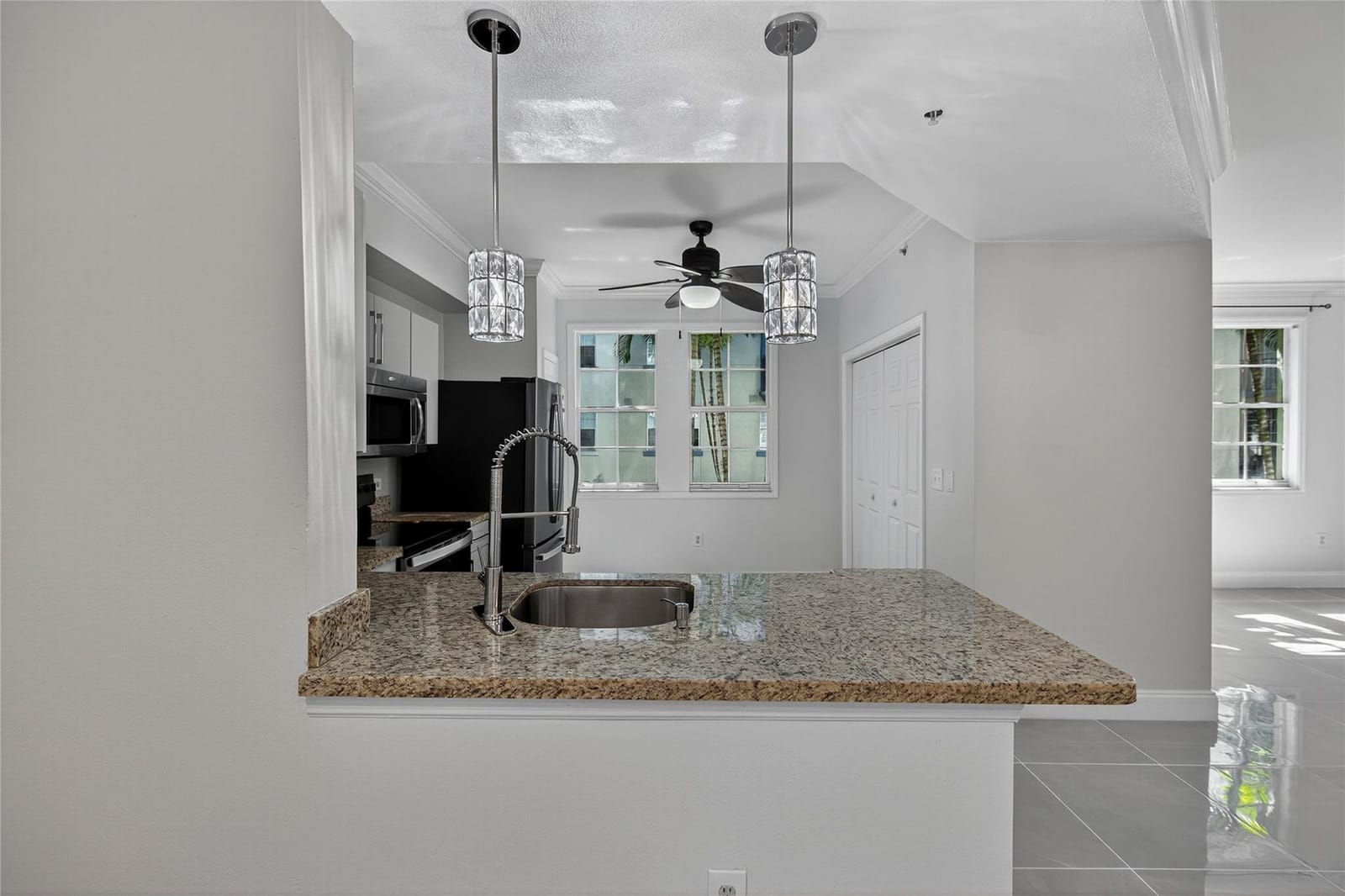 533 NE 3rd Avenue 221, Fort Lauderdale, FL 33301 photo 21