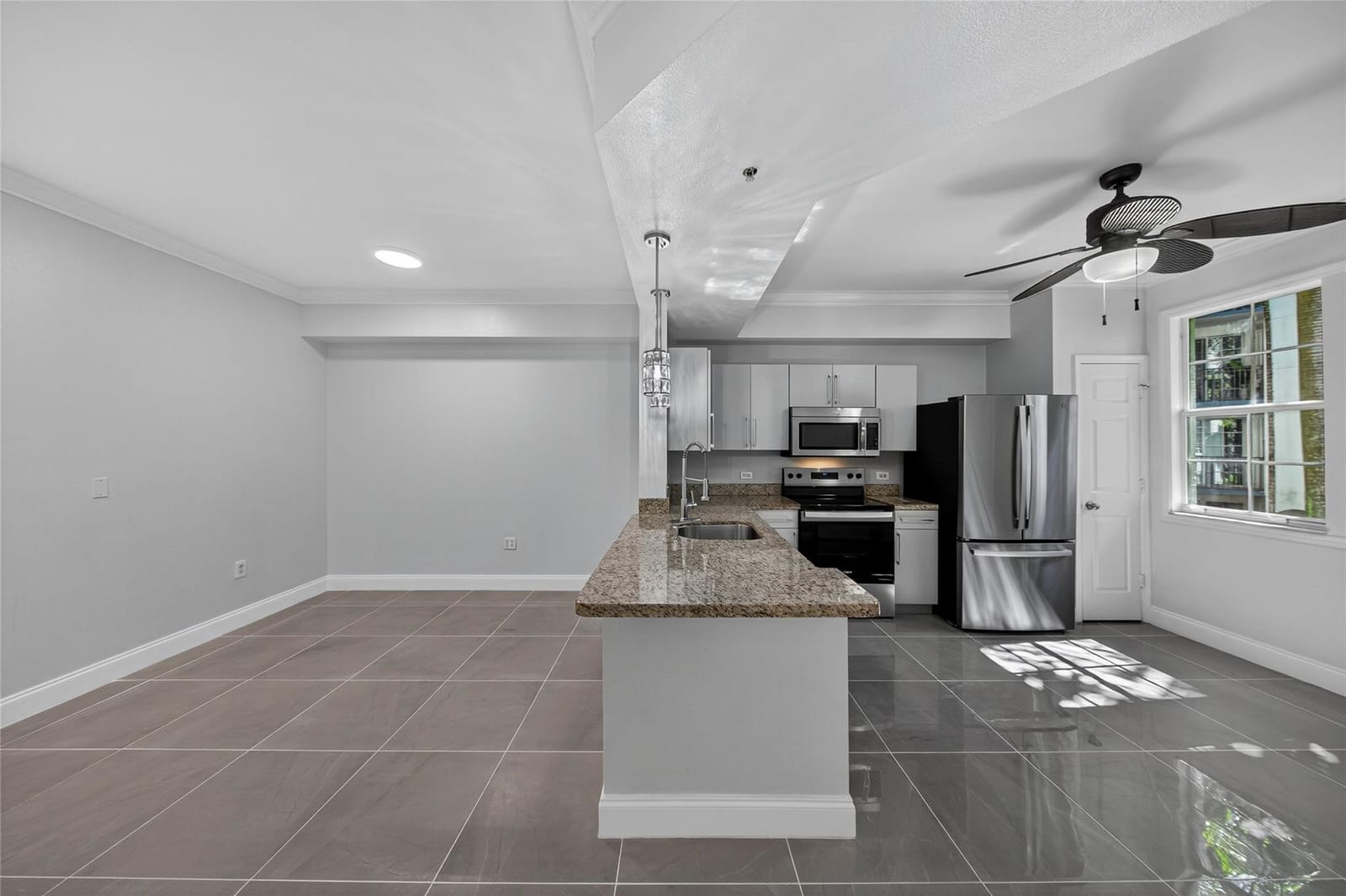 533 NE 3rd Avenue 221, Fort Lauderdale, FL 33301 photo 23