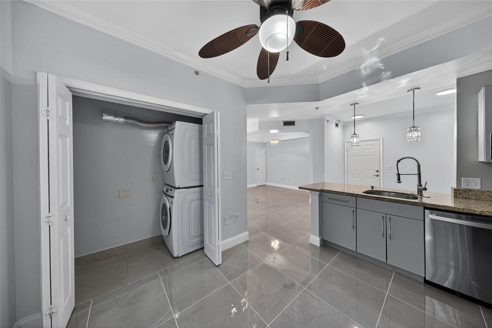 533 NE 3rd Avenue 221, Fort Lauderdale, FL 33301 photo 24