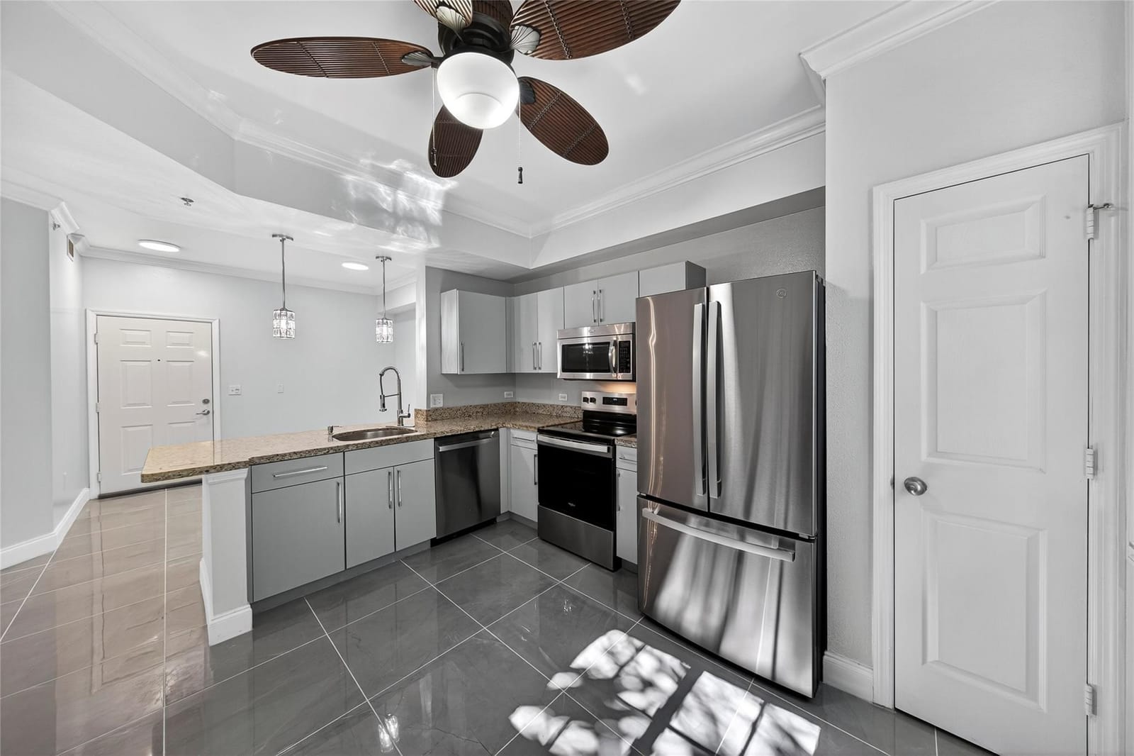 533 NE 3rd Avenue 221, Fort Lauderdale, FL 33301 photo 27
