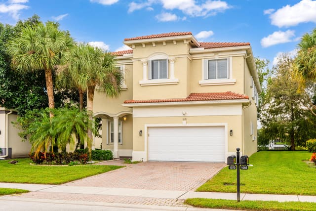 1070 Grove Park Circle, sold in Palmyra Estates, Boynton Beach, FL