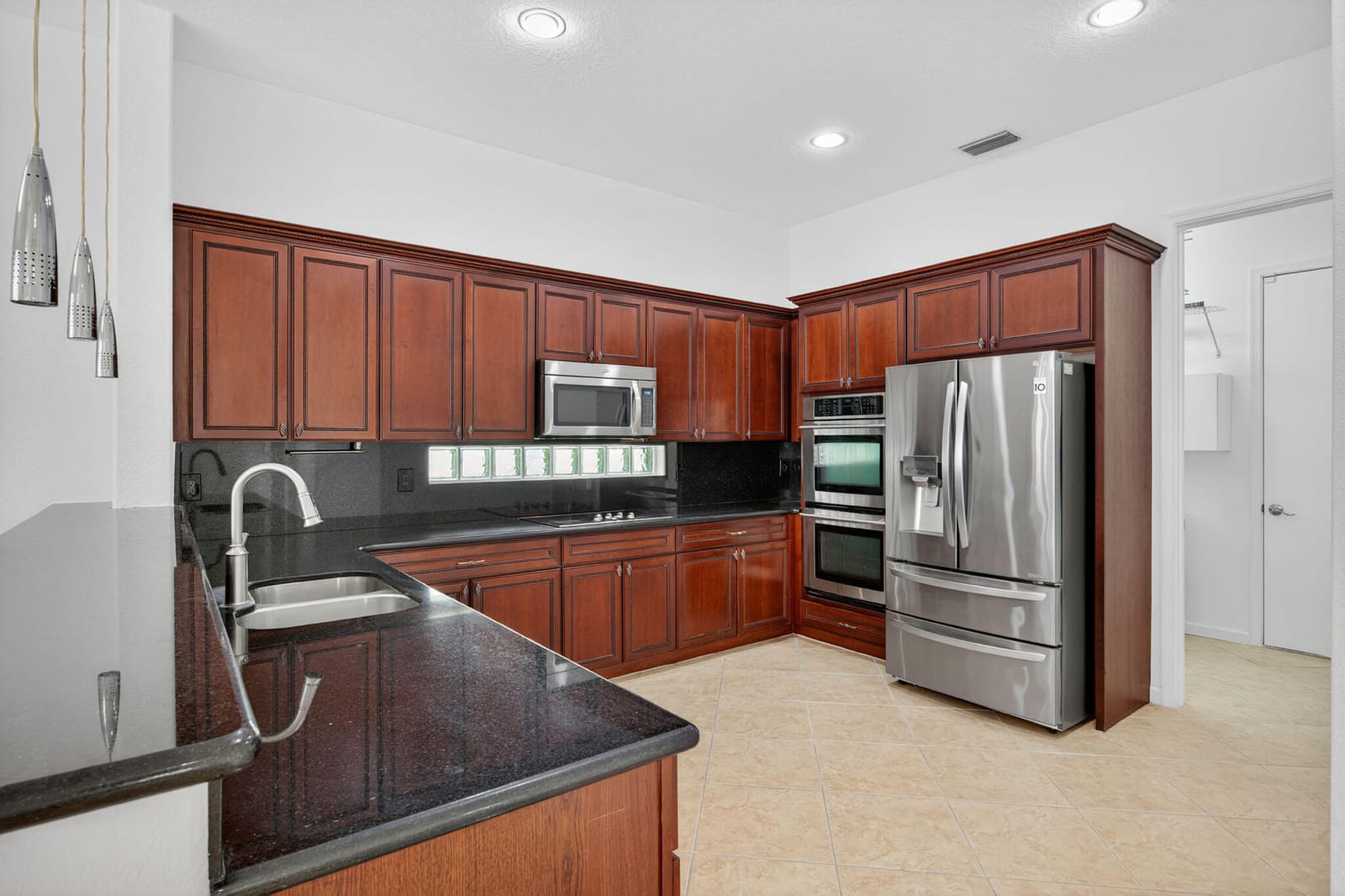 1070 Grove Park Circle, Boynton Beach, FL 33436 photo 12