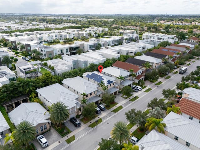 10470 NW 69th Terrace, sold in Vintage Estates, Doral, FL