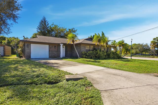 1102 SE Petunia Avenue, sold in Sandpiper Bay, Port St Lucie, FL