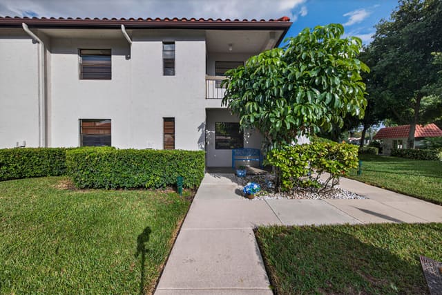 9187 Norte Lago 5i, sold in Cypresses Of Boca Lago, Boca Raton, FL