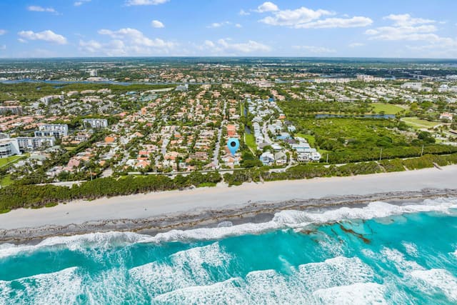 121 Bonefish Circle E, sold in Ocean Walk Place, Jupiter, FL