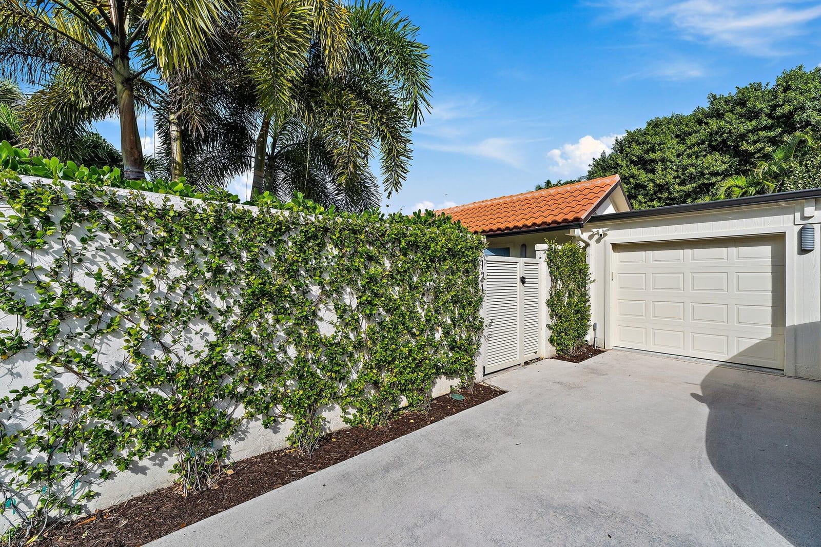 121 Bonefish Circle E, Jupiter, FL 33477