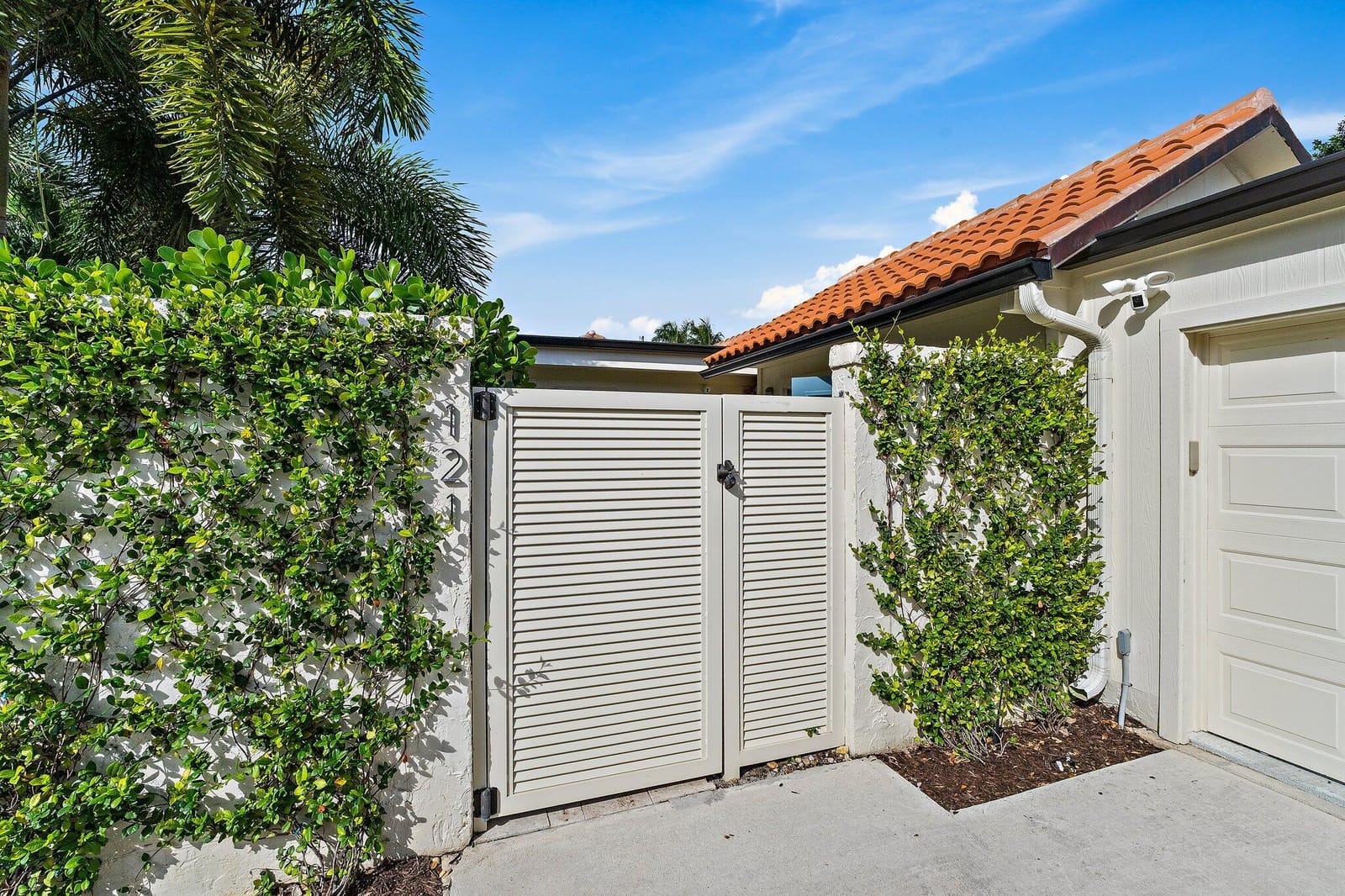 121 Bonefish Circle E, Jupiter, FL 33477 photo 2